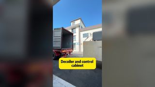 Αποστολή με μηχάνημα κατασκευής εμπορευματοκιβωτίων από φύλλο αλουμινίου 80 τόνων