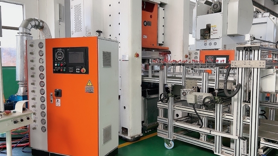 Αγορά ISO 36-70 Χτυπήματα/λεπτο Mitsubishi PLC Ρυθμίσιμος ηλεκτρικός τροφοδότης Μηχανή κατασκευής γλάστρου από αλουμινένιο φύλλο LK-T80 online manufacture