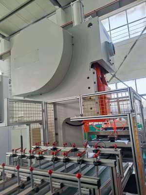 Αγορά LK-T63 Μηχανή διάτρησης δοχείων αλουμινόχαρτου τροφίμων 9.000–12.000 μονάδες/ώρα παραγωγής online manufacture