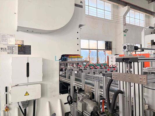 Αγορά Μηχανή 63 τόνων για κοντέινερ από φύλλο αλουμινίου με ανάγλυφη ετικέτα προσαρμοσμένου λογότυπου και ταχεία αλλαγή καλούπιας για προσαρμοσμένα καλούπια διαδικτυακή κατασκευή