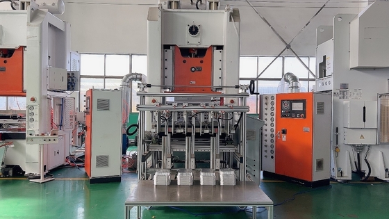 Πλήρως αυτόματο PLC της Mitsubishi γραμμών παραγωγής εμπορευματοκιβωτίων τροφίμων φύλλων αλουμινίου αλουμινίου